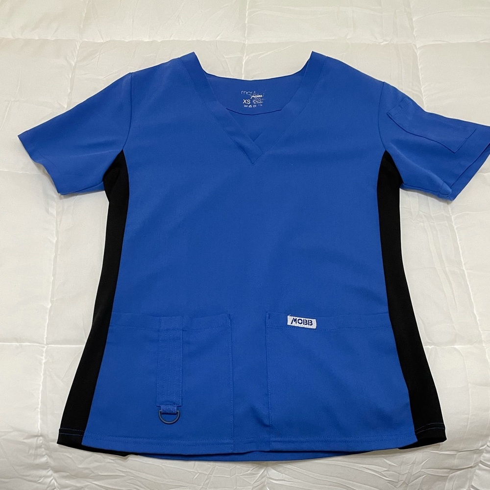 MOBB Scrub Top